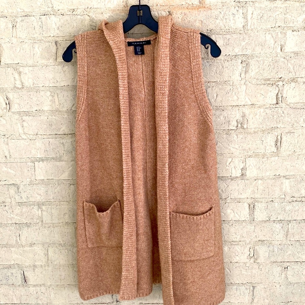 Tahari Long Hooded Sweater Vest. Size XS